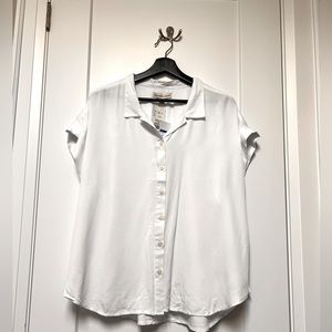 Alexander Jordan short sleeve button down shirt. Size XL.